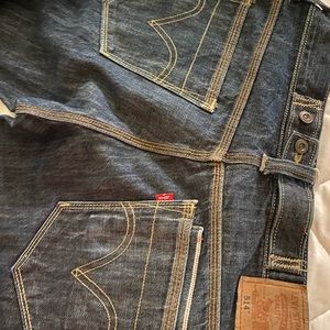 listing-status-banner